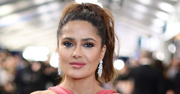 Borítókép: Tudtad? Salma Hayek nem is akármelyik világhírű modell fiának a mostohaanyukája