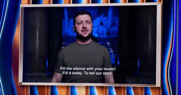 Borítókép: "A mi zenészeink most testpáncélt viselnek öltöny helyett" - Zelenszkij, Ukrajna elnöke a Grammy-gáláról üzent az egész világnak