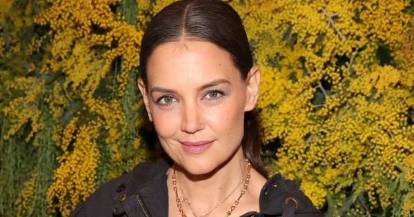 Borítókép: Kopizd le a stílusát: Katie Holmes kedvenc tavaszi alapdarabját te is imádni fogod 