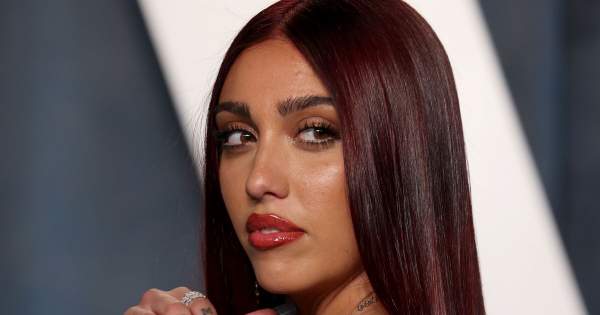 Borítókép: A természetesség menőbb, mint valaha: Madonna lánya szőrős hónaljjal pózol a Calvin Klein kampányában