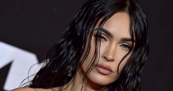 Borítókép: Megan Fox megerősítette, 9 éves fia lányos ruhákat hord, és ez nagyon is rendben van így