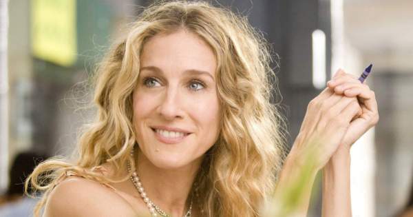 Borítókép: Nem lehet, nem szeretni! Carrie Bradshaw egyik ikonikus darabja idén ismét az utcán hódít