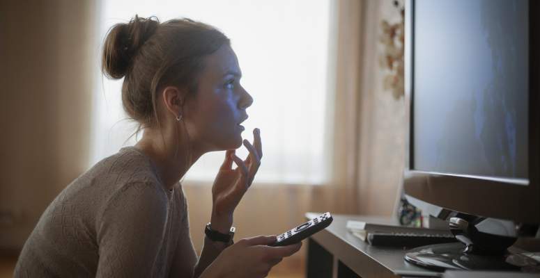 Ha nézem, ha nem: a TV-t mindig bekapcsolom háttérzajnak - Ez lenne a stresszoldóm?