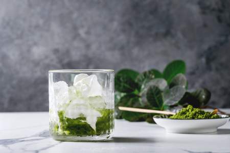 Borítókép: Kápráztass el mindenkit hűsítő és egészséges matcha italokkal