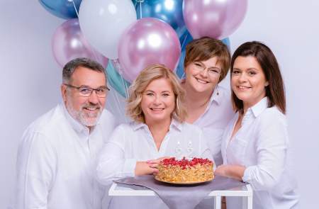 Borítókép: Csatos Erika: „Az én vízióm, hogy felnőjön egy olyan női generáció, aki számára ugyanolyan fontos lesz, hogy tudatosan bánjon a pénzével, mint az, hogy milyen cipőt, ruhát és táskát visel.”