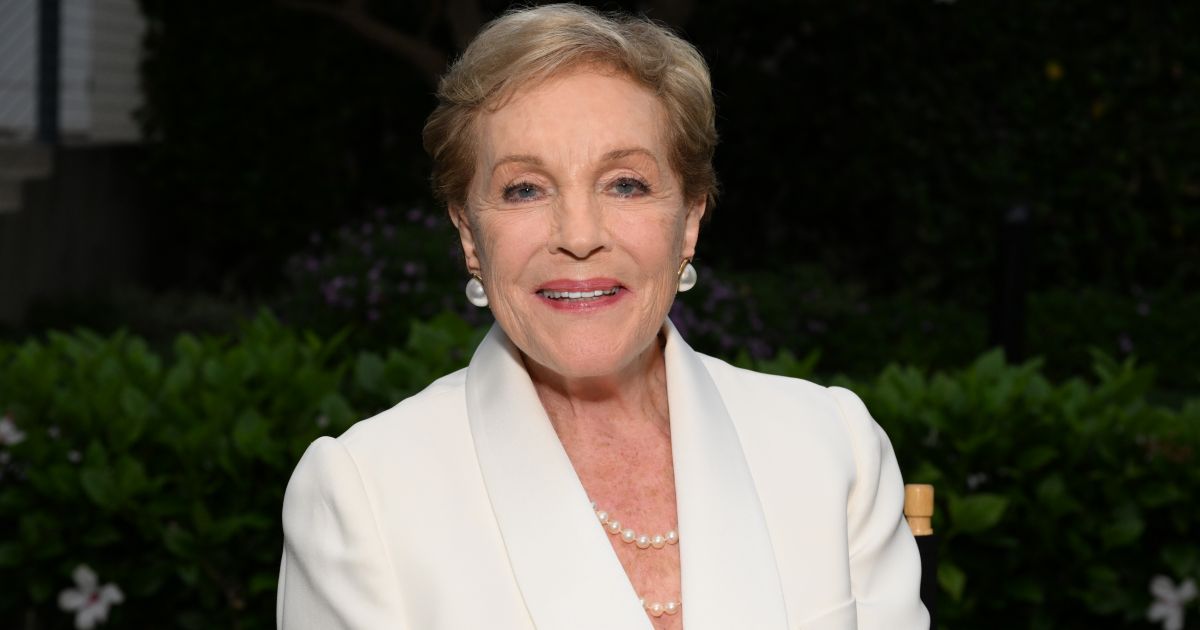 Julie Andrews hosszú évek után először lépett a vörös szőnyegre, ahol mindenkit elkápráztatott