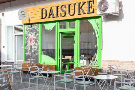 Borítókép: Etikus kávézó nyílt Óbudán - A Daisuke megnyitóján Litkai Gergely humorista is részt vett  