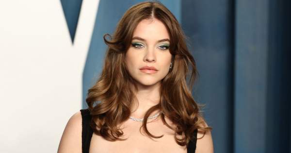 Borítókép: Kopizd le a stílusát! Palvin Barbi már hordja a nyár kihagyhatatlan ruhadarabját