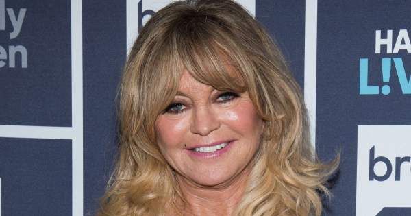 Borítókép: Wow! A 76 éves Goldie Hawn még mindig észvesztően néz ki fürdőruhában