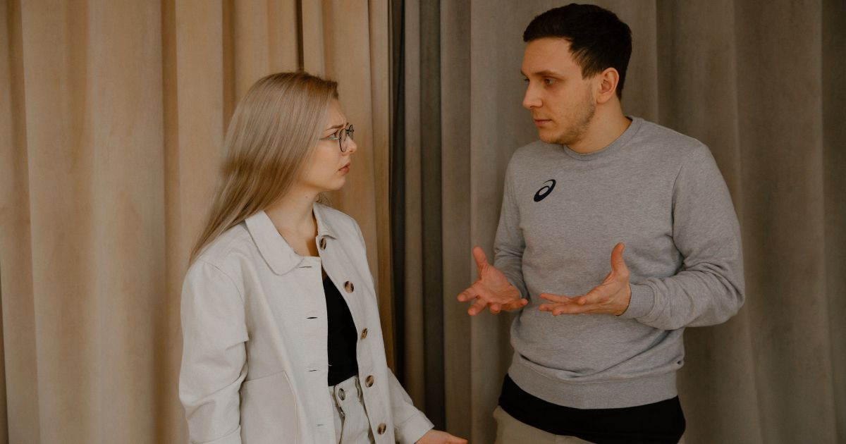 Te mit tennél, ha kiderülne, hogy a vőlegényednek van egy „munkahelyi felesége”?
