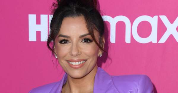 Borítókép: Ez aztán a beach body! Eva Longoria szexi bikiniben mutatta meg gyönyörű alakját