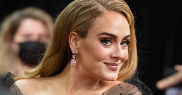 Borítókép: Ketchup, légfrissítő, Nutella: 9 teljesen abszurd dolog, amit a sztárcsajok a táskájukban hordanak