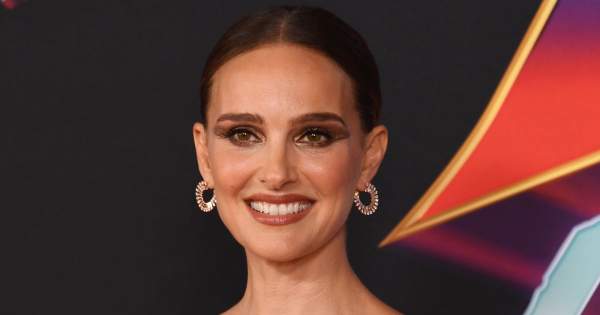 Borítókép: Azta! A szavunk is eláll! Natalie Portman talpig vörösben ragyogott a Thor premierjén