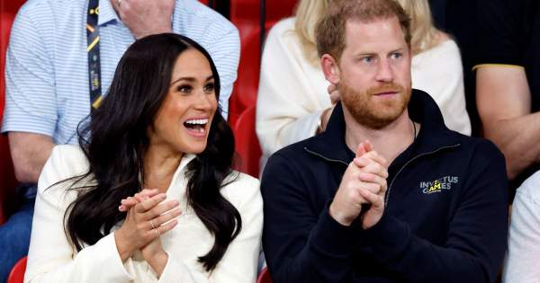 Borítókép: Meghan Markle-t, Harry herceget és Archie-t rajongók kapták lencsevégre egy ünnepségen, a kisfiú rengeteget nőtt, mióta utoljára láttuk