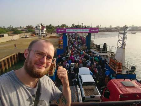 Borítókép: „Talán utazásügyi miniszter leszek?” Interjú Kádár Balázs utazóval - képekkel