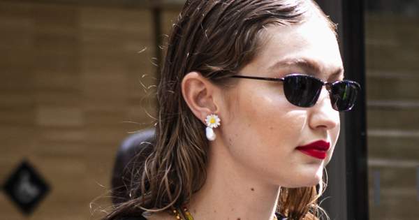 Borítókép: Bed head hair: A sztárok új kedvenc frizurája, amivel fél órát spórolhatsz meg reggel