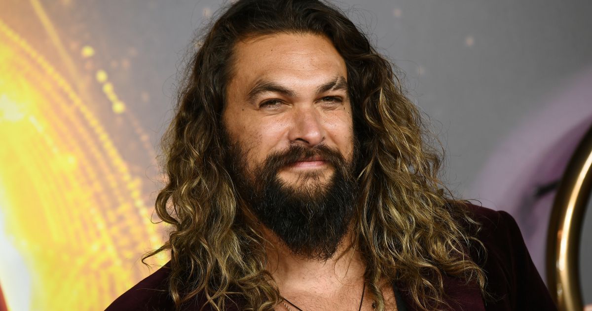 A nap legmeghökkentőbb híre: Jason Momoa frontálisan ütközött egy motorossal