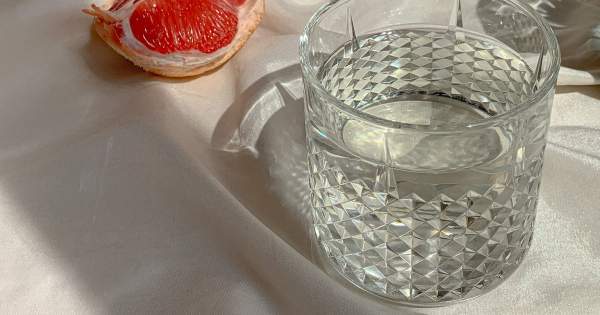 Borítókép: Többet árt, mint használ! Ezért ne igyál soha vizet lefekvés előtt