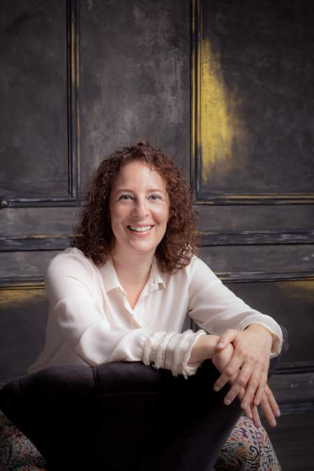 Borítókép: Dr. Preisz Éva Eszter: „Az embert mindig olyan élethelyzetek találják meg, amelyekre készen áll.”