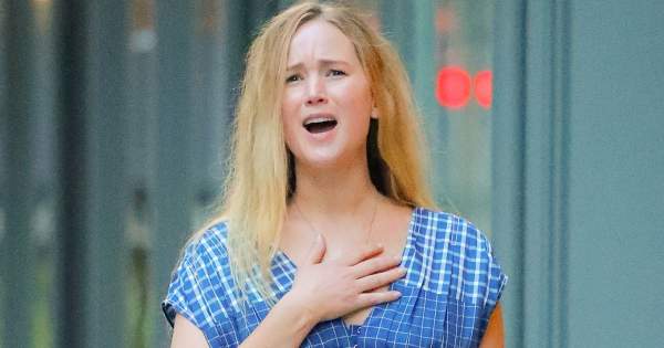 Borítókép: Kínos pillanat: Jennifer Lawrence belebotlott egy nőbe az utcán, aki ugyanazt a ruhát viselte, amit ő