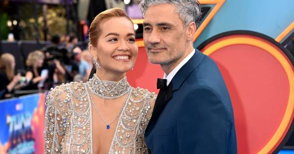 Borítókép: Hatalmas az öröm: Rita Ora titokban férjhez ment!