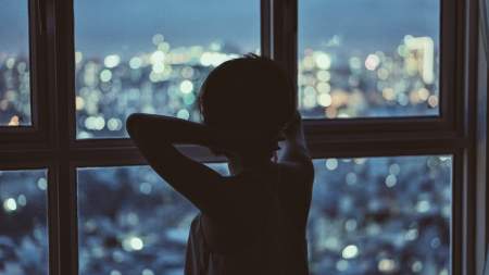 Borítókép: Éjjel-nappal dolgoztam, míg a pasim azt hazudta, egy regényen dolgozik