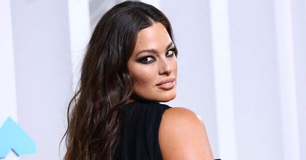 Borítókép: Ashley Grahamé volt az egyik legkihívóbb szett az MTV díjátadón: striáit is megmutatta benne