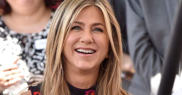 Borítókép: Jennifer Aniston a zuhany alól posztolt fotót, a rajongók imádják érte