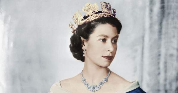 Borítókép: Nem fogta be a száját! 7 családi titok, amit II. Erzsébet királynő unokatestvére kotyogott ki az uralkodóról