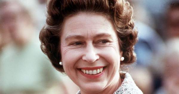 Borítókép: Születési helyén kínai étterem nyílt - Avagy 10 meglepő érdekességek II. Erzsébet királynő magánéletéről