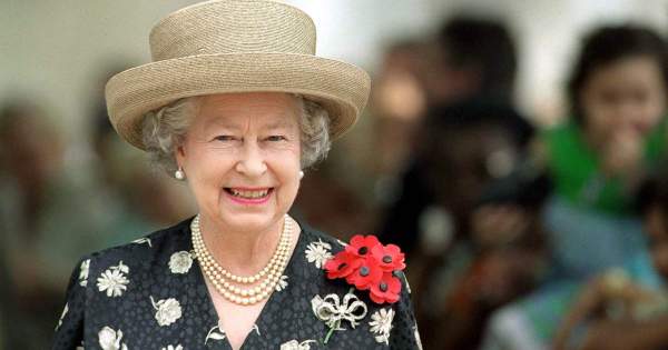 Borítókép: Ezek voltak a kedvencei! 12 dal, amit sosem tudott megunni II. Erzsébet királynő