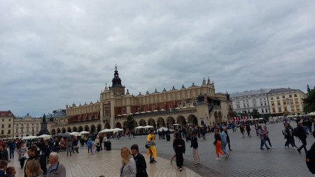 Borítókép: Rock, történelem, rozsleves cipóban. Krakkói útibeszámoló