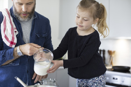 Borítókép: Főzni tanította a lányát, csúnyán beolvastak neki