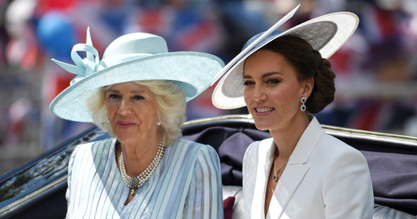 Borítókép: Ez komoly? Kamilla királyné egykoron ilyen gonosz jelzővel illette Katalin hercegné szüleit