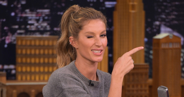 Borítókép: Nem hisz a bolti sminklemosókban, Gisele Bünchen inkább ezzel távolítja el a sminkjét - kopizd le a trükkjét!