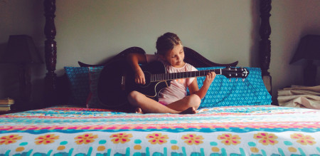 Borítókép: Különóra iskola után: mennyire terheljük le a gyereket?