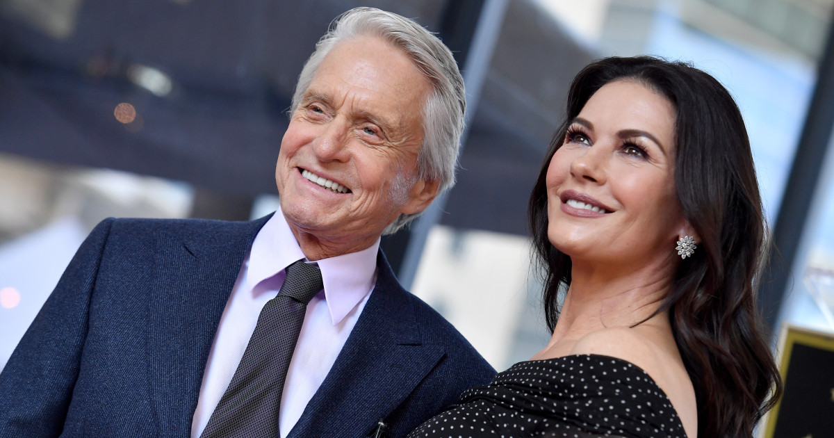 Catherine Zeta-Jones és Michael Douglas szerelmes képekkel bizonyítják, hogy a szerelemnek nincsen korhatára