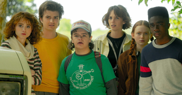 Borítókép: Ez aztán a kampány! A Stranger Things sztárja fehérneműre vetkőzött