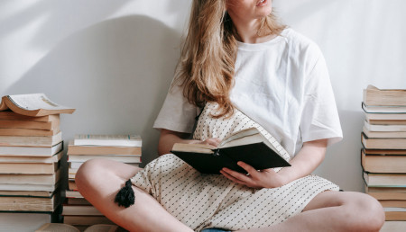 Borítókép:  5 tipp, hogyan szanáld ki a könyveidet, ha már nincs több hely újaknak