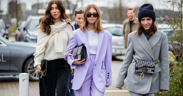 Borítókép: 3 kosztüm, ami már nem lesz divatos 2022 őszén - mutatjuk, mik jönnek helyettük!
