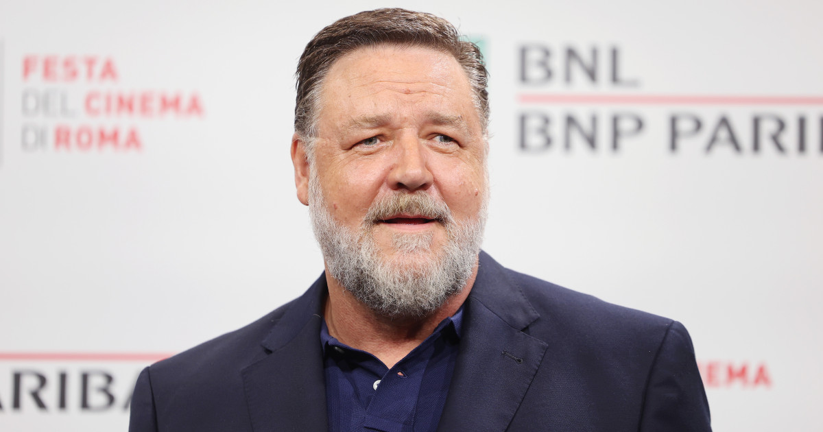 Russell Crowe és 27 évvel fiatalabb barátnője először mutatkoztak együtt a vörös szőnyegen