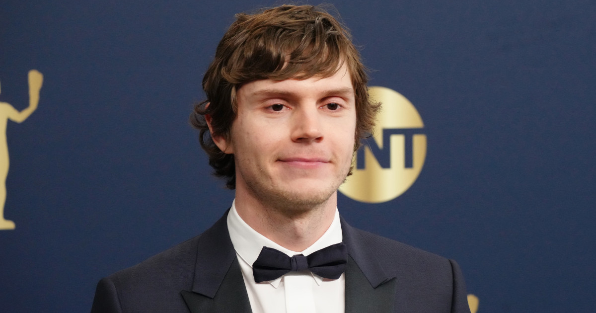 Evan Peters majdnem hátat fordított Hollywoodnak, amikor az alábbi jeleneteket kellett leforgatnia