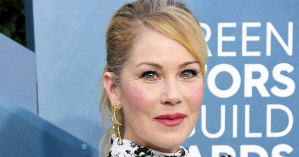 Borítókép: A tavaly szklerózis multiplexszel diagnosztizált Christina Applegate első vörös szőnyeges eseményére készül