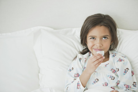 Borítókép: Keserű, vagy túl nagy? Ezekkel a módszerekkel az ovisod is könnyen le tudja nyelni a gyógyszert