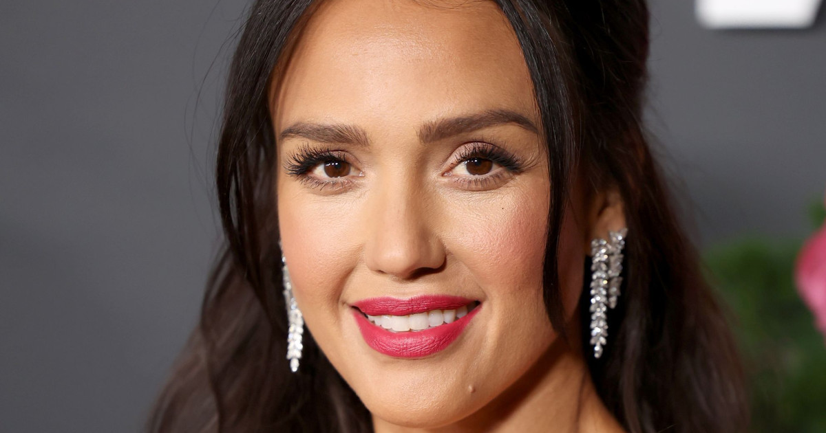 Eláll a lélegzet! Jessica Alba Disney-hercegnőként ragyogott a vörös szőnyegen