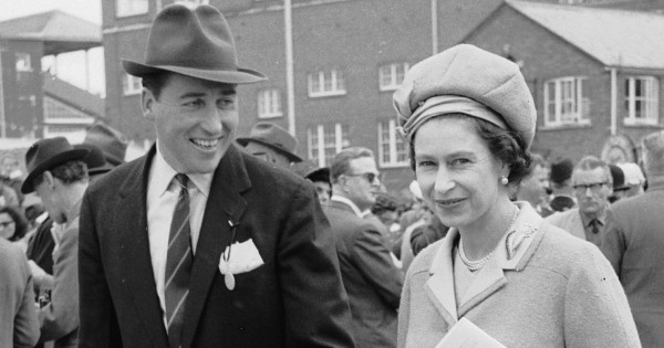 Borítókép: Tényleg több volt, mint barátság? Erzsébet királynő Fülöp hercegen kívül ehhez a férfihez kötődött érzelmileg