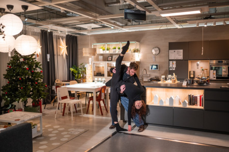 Borítókép: Figyelemfelhívó előadással készült az IKEA a nők elleni erőszak megszüntetésének  világnapjára