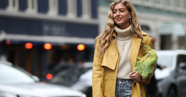 Borítókép: 165 cm alatt kötelező! 3 téli trend, ami optikailag vékonyabbnak és magasabbnak mutatja az alacsony nőket