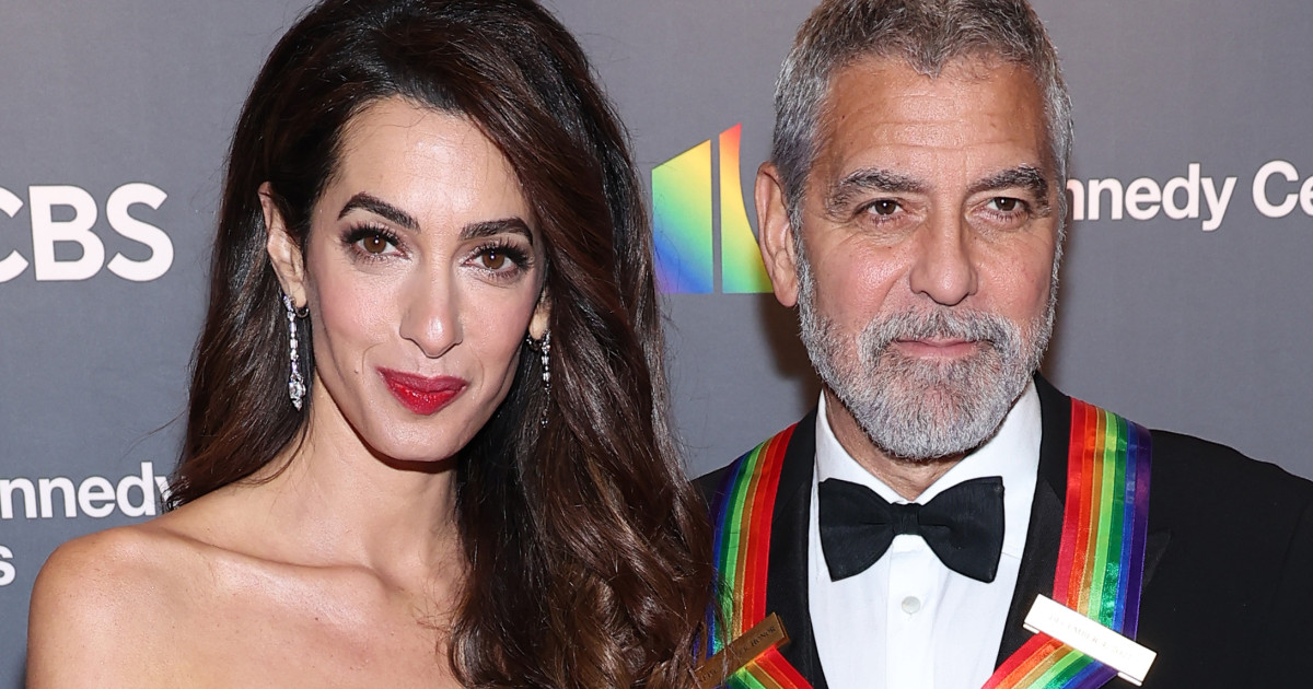 Amal Clooney szebbnél szebb ruhakölteményekben mutatta meg, hogy nincs nála stílusosabb