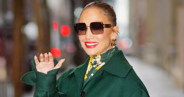 Borítókép: Kopizd le az ünnepekre! Jennifer Lopez szupersikkes manikűrje több mint tökéletes